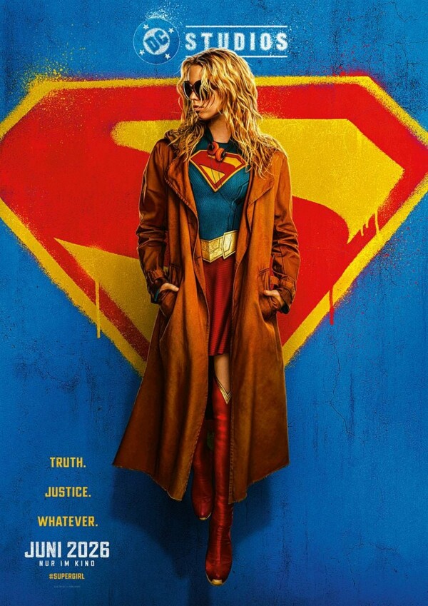 Super Girl © ©